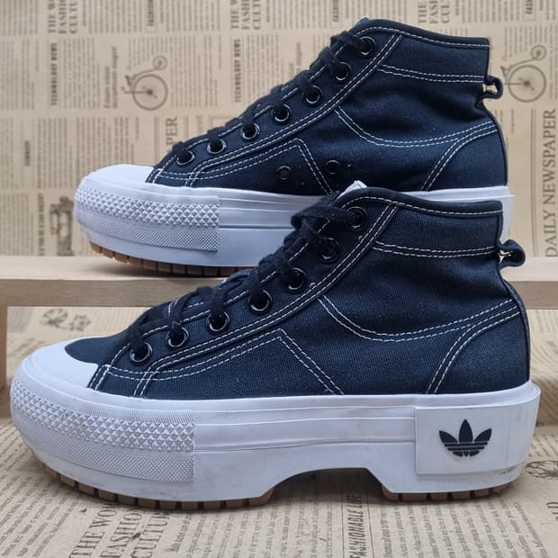 아디다스 니짜 트랙 여성미드225