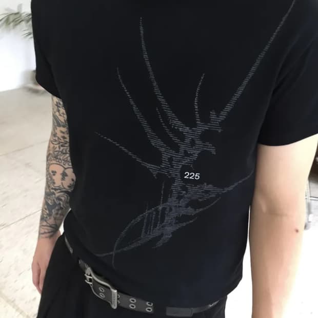 225 halftone line t-shirt