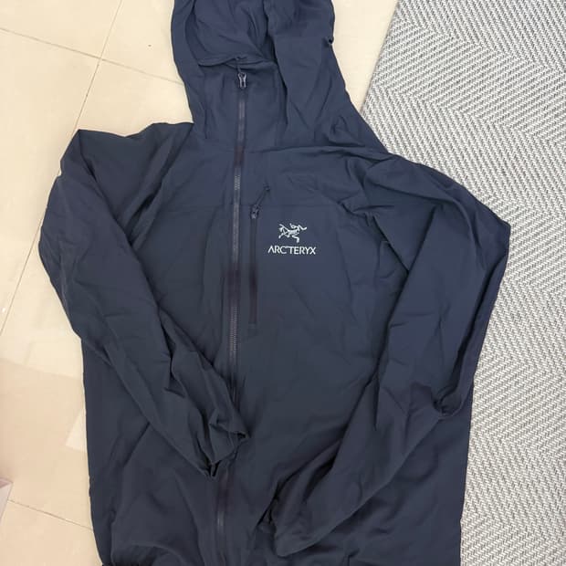 아크테릭스 스쿼미시 블랙사파이어 m