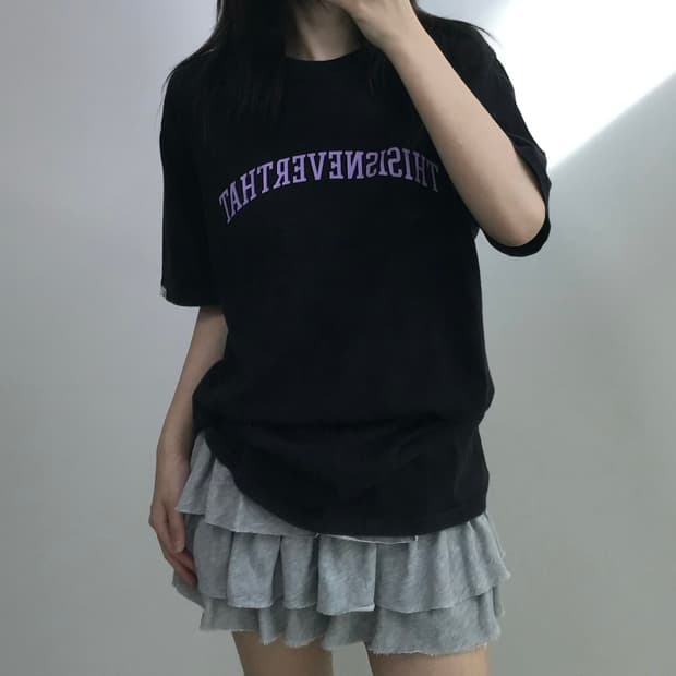 디스이즈네버댓 스펠아웃 블랙 반팔 티셔츠
