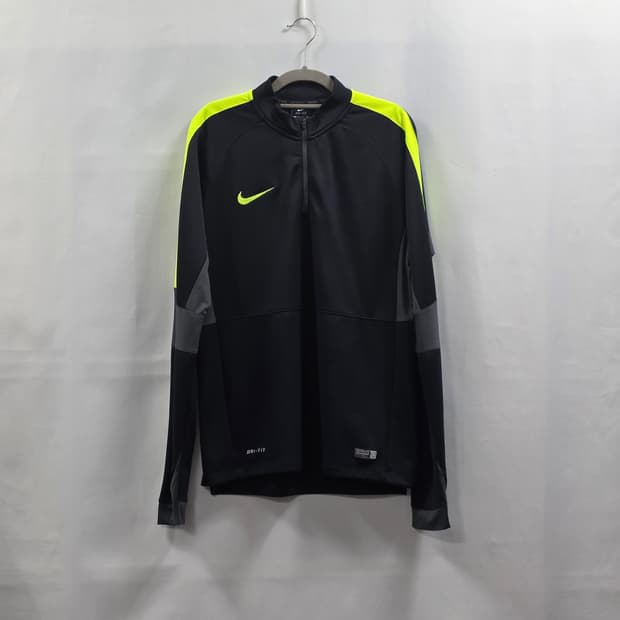 0165[나이키] 드라이핏 블랙/형광 1/2 집업 긴팔티 L