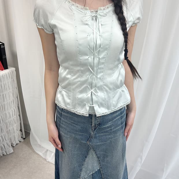 TO BE CHIC 라이트 민트 레이스 업 탑