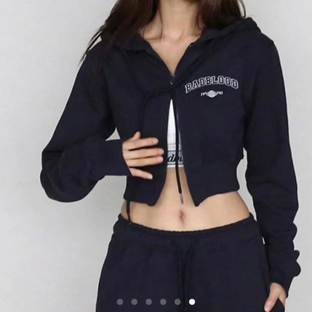 배드블러드 유니버시티 후드집업 네이비