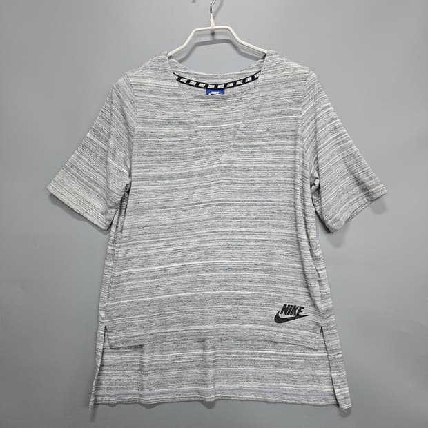 나이키(NIKE) 로고 반팔티 그레이 S
