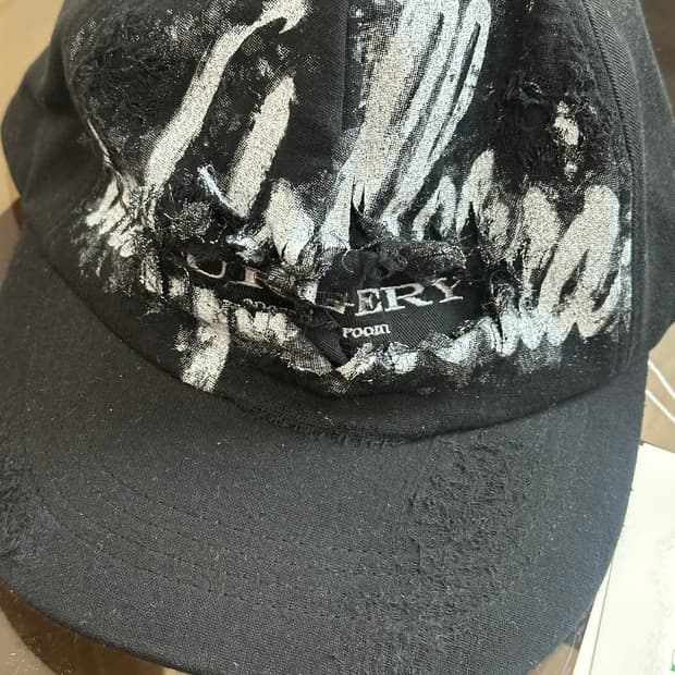 써저리 갤러리아 한정판 모자