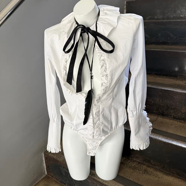 앤드뮐미스터 블랙 페더 스트랩 목걸이