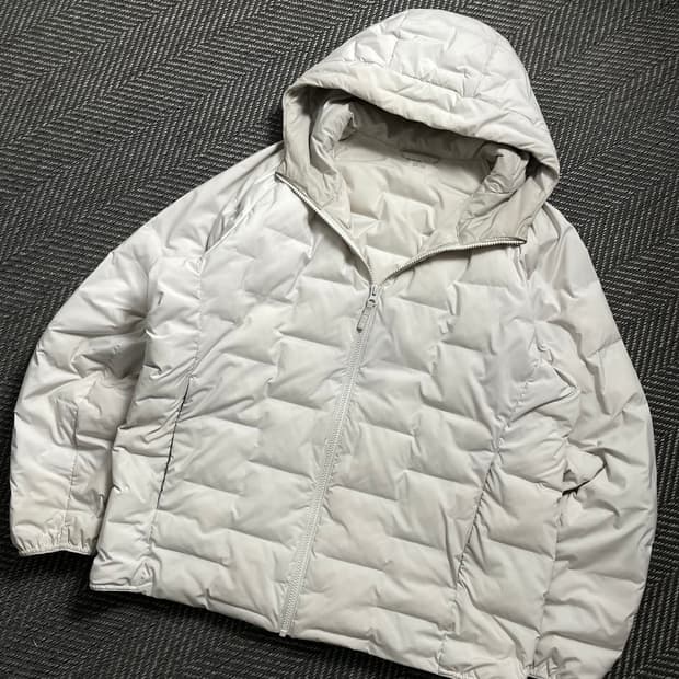 유니클로 퍼프테크 경량 후드 패딩 점퍼y 4567