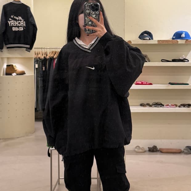 나이키 빈티지 스우시 브이넥 웜업 U1109