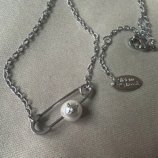 비비안웨스트우드 빈티지 세이프티핀 펄 네크리스