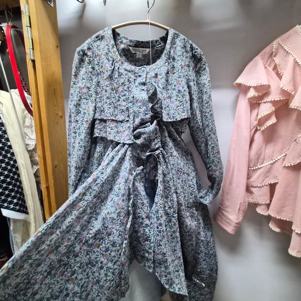 써스데이아일랜드 셔링 원피스