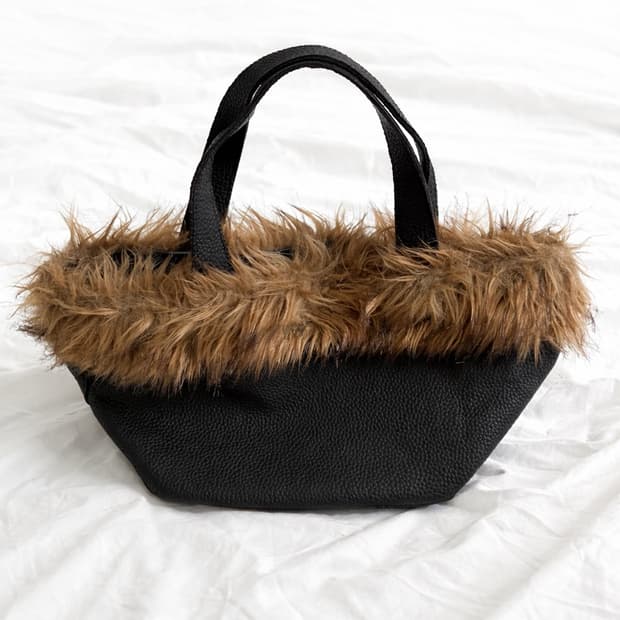 빈티지 퍼 트리밍 미니백 (Y2K 무드)