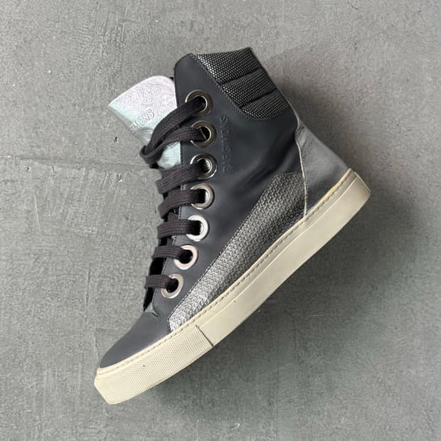 라프시몬스 콘트라스트 하이탑