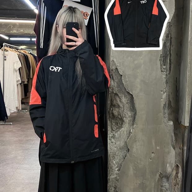 나이키 T90 바람막이 블랙 L  #csz3696