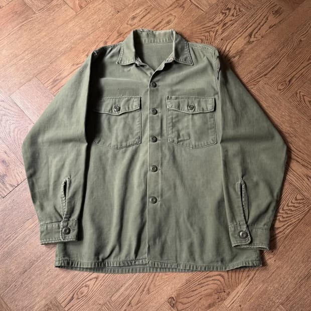 [M]70's 오리지널 U.S ARMY OG-107 패치 밀리터리 셔츠
