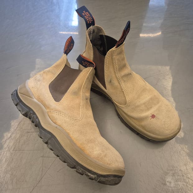 MONGREL 스웨이드 첼시 부츠