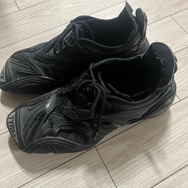 발렌시아가 타이렉스 41 사이즈