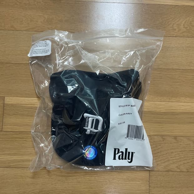 팔리할리우드 P캡 네이비 새재품 판매합니다.