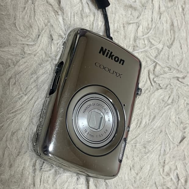 니콘 쿨픽스 s01