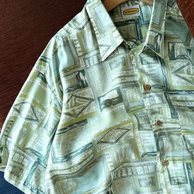'100% layon' light touch design pattern 