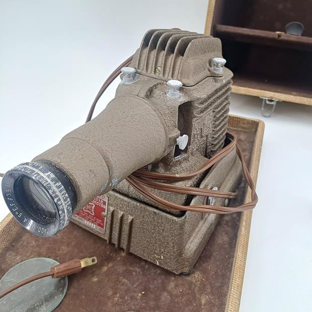 미국 빈티지 슬라이드 프로젝터 인테리어 소품 램프 영화 영사기