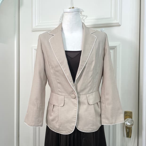 beige white line summer jacket(size-9)