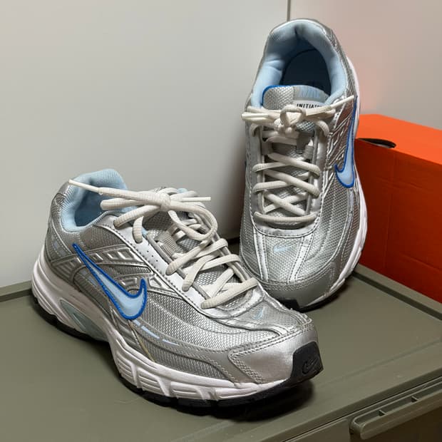 나이키 이니시에이터 실버 블루 245mm