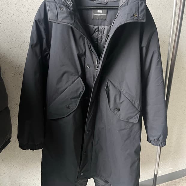 유니클로 엔지니어드가먼츠 퍼프테크 후드코트