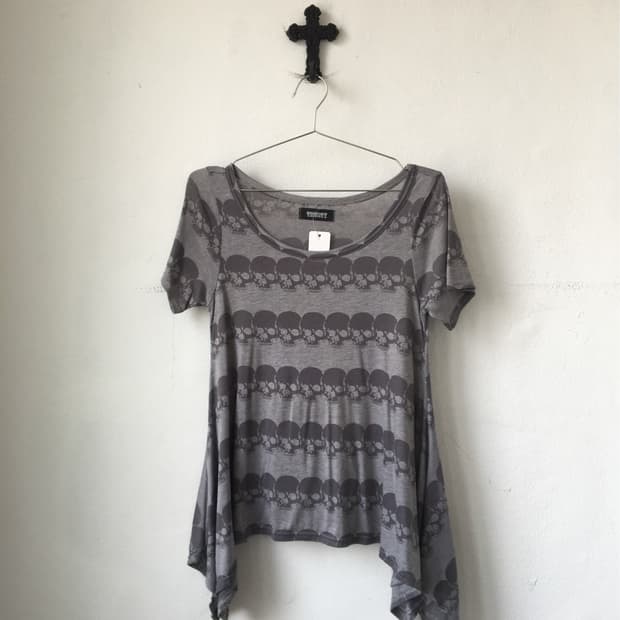 Skull pattern unbalanced t shirt