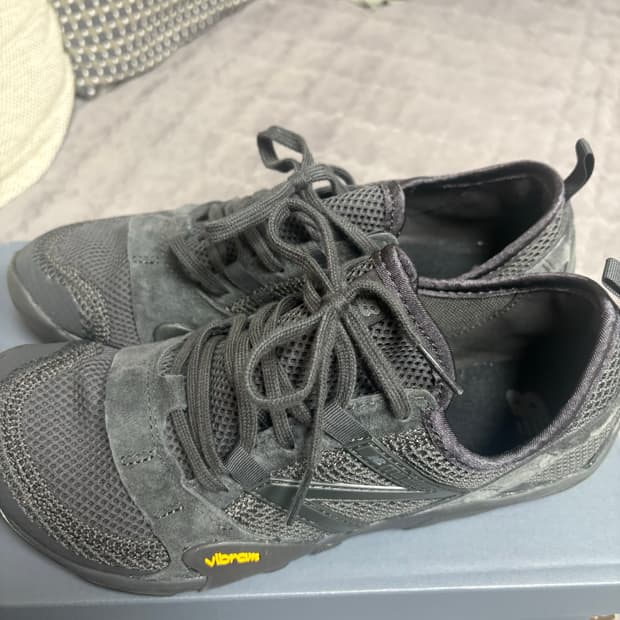 뉴발란스 미니머스 MT100 블랙 캐슬락