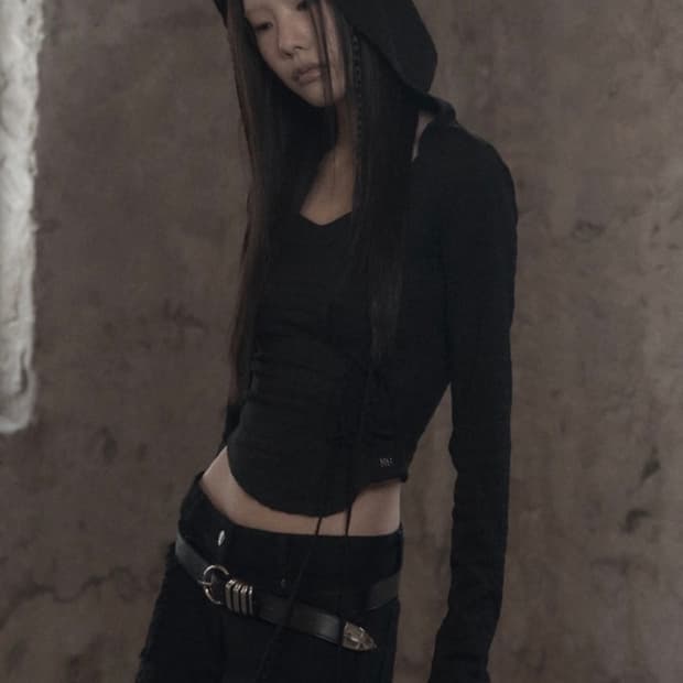 mnem Diamond Neck Corset Hoodie (black)