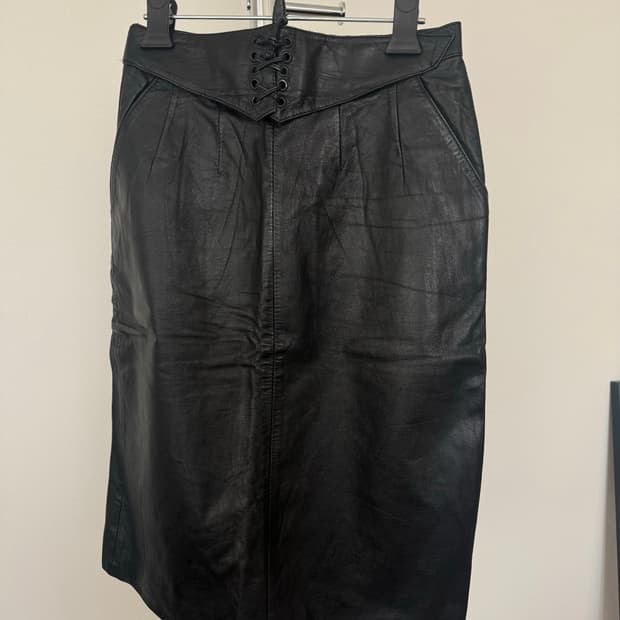리얼레더 블랙 가죽 스커트