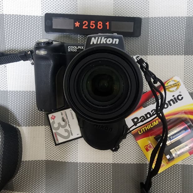 니콘 쿨픽스 5700 디지털카메라