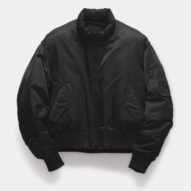 쿠어 스탠드 칼라 넥 다운 푸퍼 (블랙)