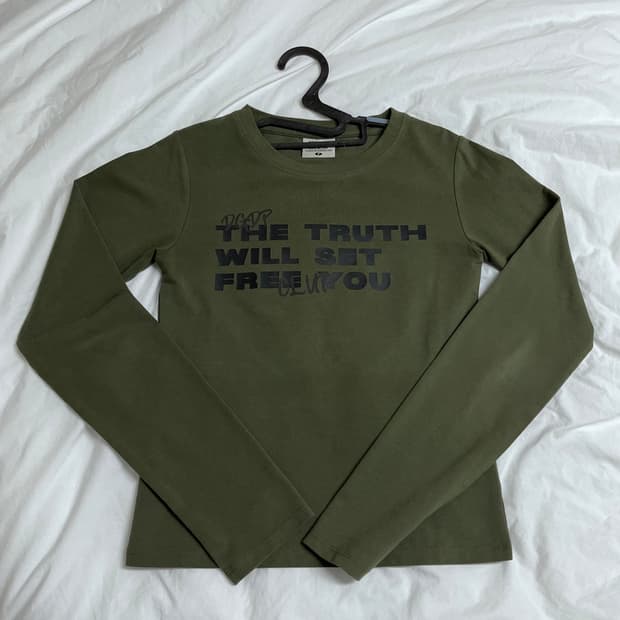 DGDP FREE YOU 세미크롭 롱슬리브 카키