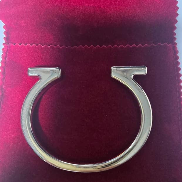 정품 페레가모 까르띠에 디자인 팔찌