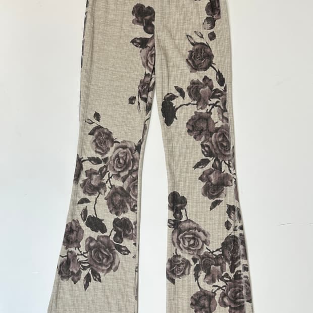 새상품)스컬프터 플라워 부츠컷 팬츠 (L)