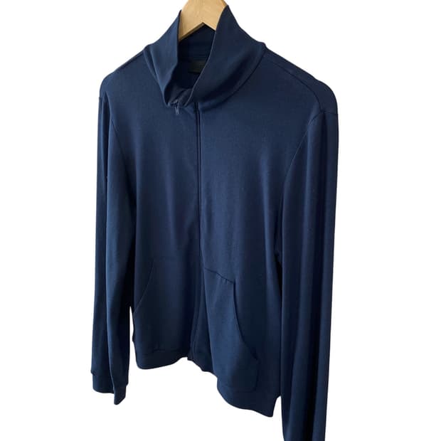 Neck Zip