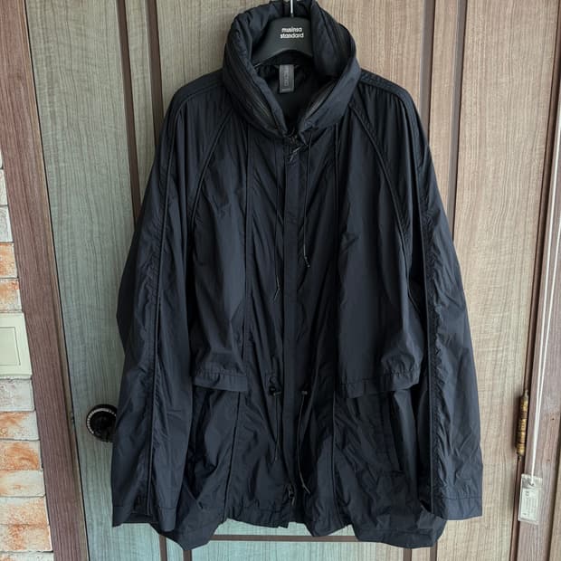 (M)언어펙티드 나일론 파라슈트 코트 블랙