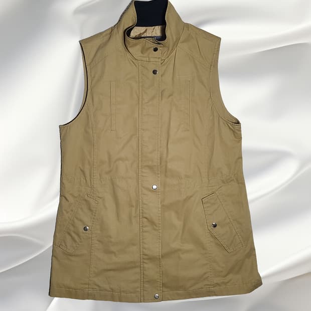 COUPS 꾸즈 베이지 하이넥 야상 조끼