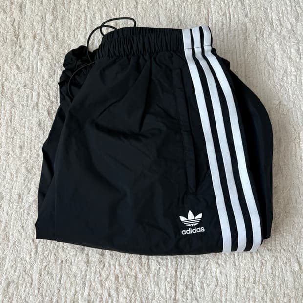 아디다스 삼선 우븐 트레이닝 팬츠 L (IY7251)