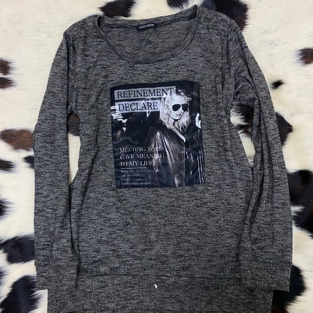 Top: Avail Mode Y2K Print Sleeve