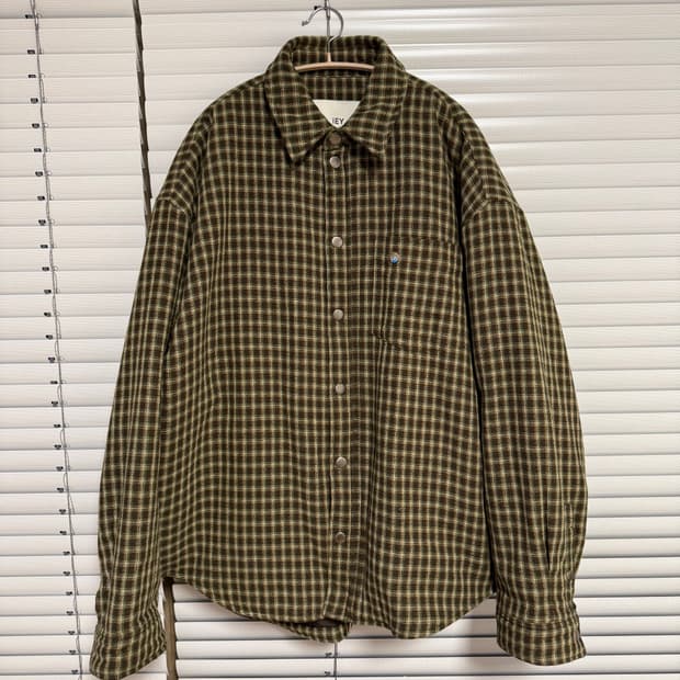 이에이 iey 패딩셔츠 브라운