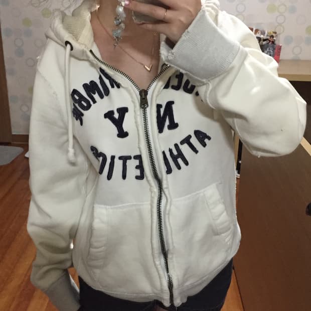 아베크롬비 데미지 디테일 화이트 후드집업