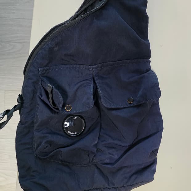 cp company 나일론 슬링백