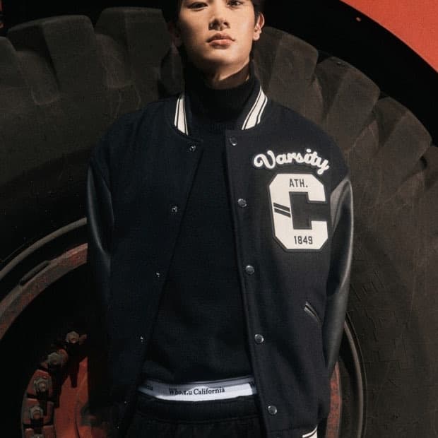 후아유 유니 바시티 패딩안감(새상품)M