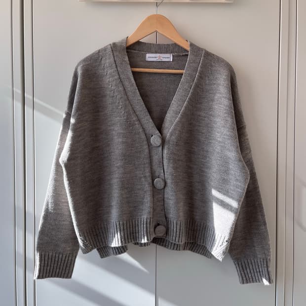 Dodoqueen 그레이 브이넥 니트 가디건