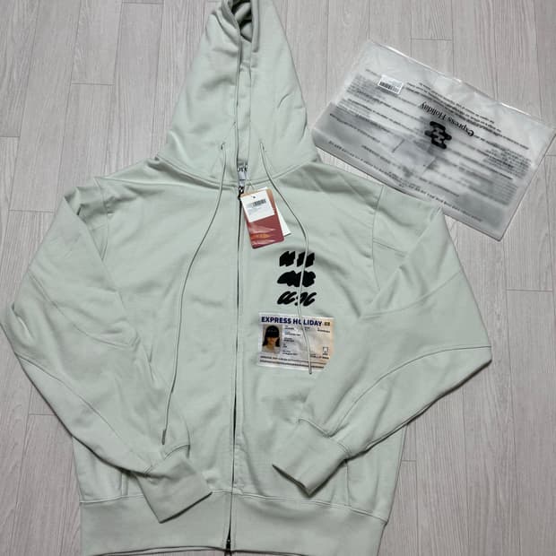 익스프레스홀리데이 패스포트 후드집업
