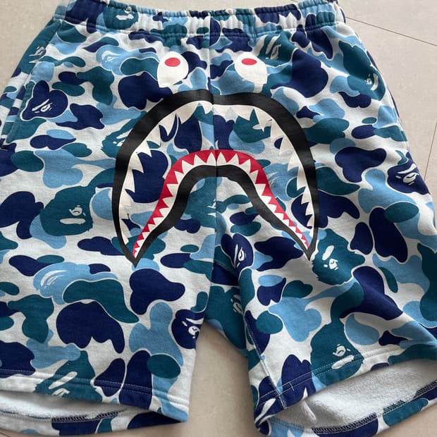 베이프 샤크 반바지