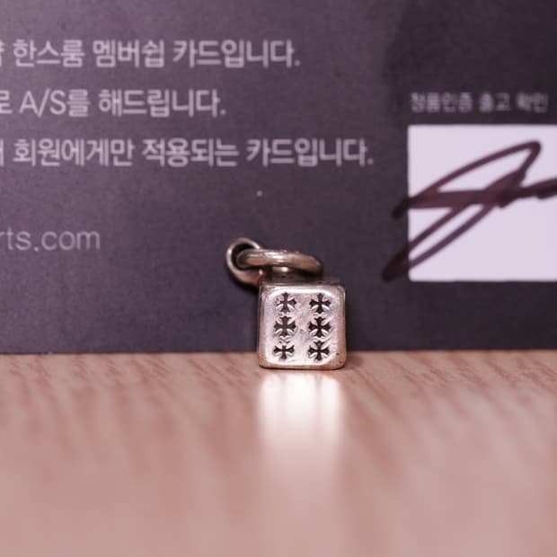 크롬하츠 다이스 참 판매합니다