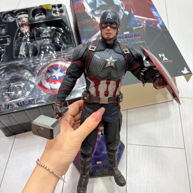 핫토이 캡틴 아메리카 엔드게임 피규어